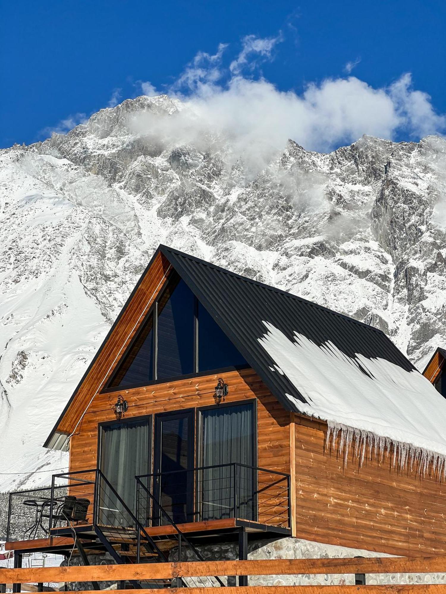 Traveler'S Cottages In Kazbegi Stepantsminda Exterior foto