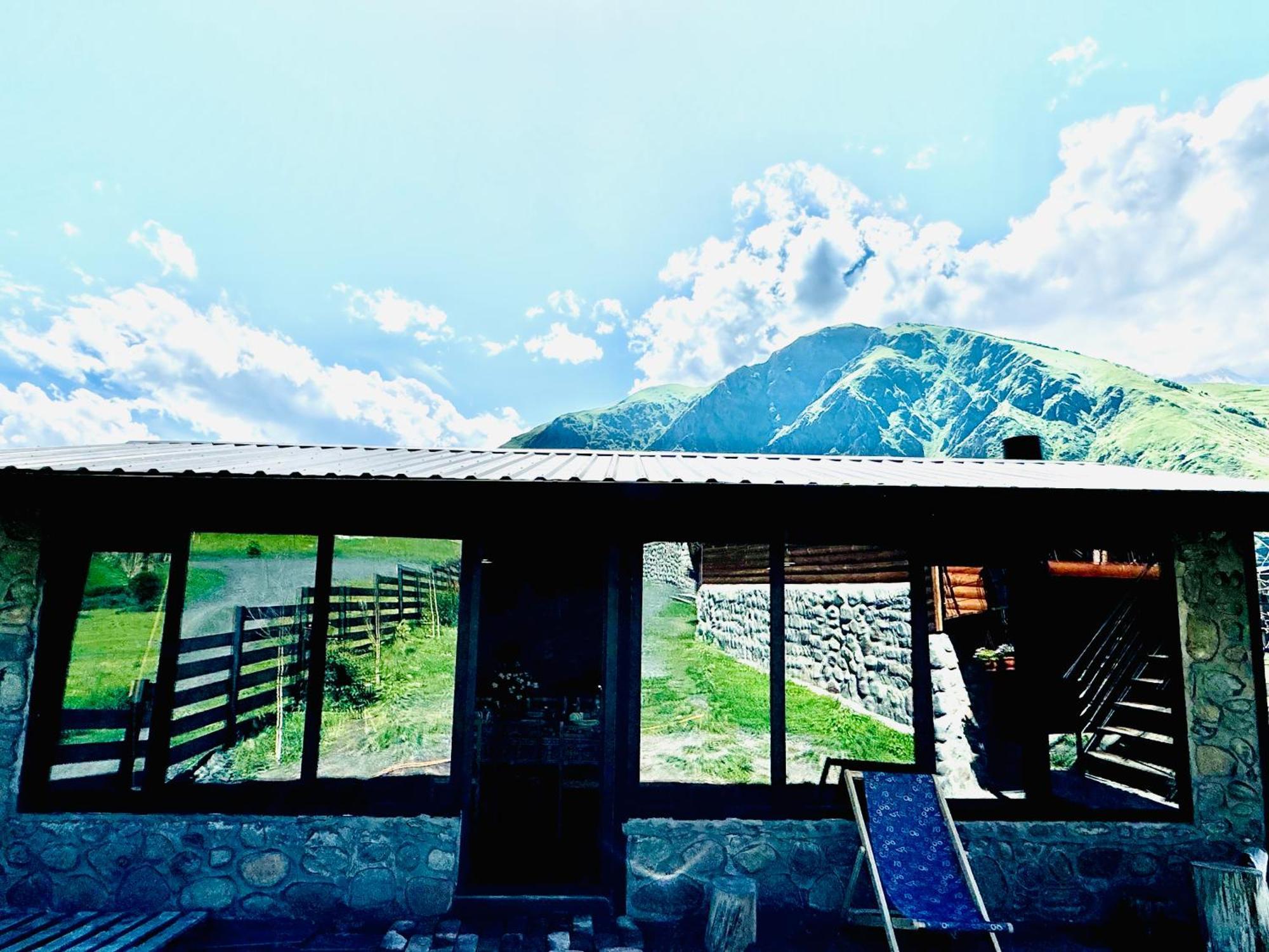 Traveler'S Cottages In Kazbegi Stepantsminda Exterior foto
